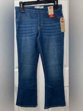 NWT Levi's Women's Pull-On Flare Jeans Size 14